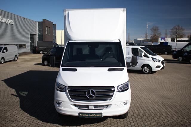 Mercedes-Benz SPRINTER 519 1.9CDI 190pk Automaat | Navi Mbux10 | Geveerde stoel | DHollandia Laadklep 1000kg | Bakhoogte 2.3m | Zijdeur | Lease 1.201,- p/m