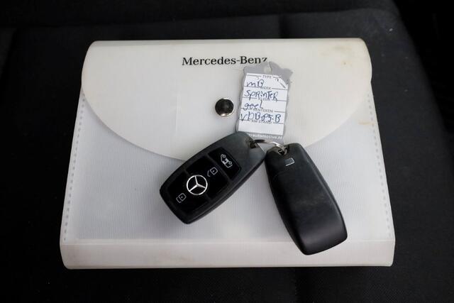 Mercedes-Benz SPRINTER 316 CDI 163pk 7G Automaat L2H1 Airco/Standkachel/Trekhaak 3500kg 10-2019
