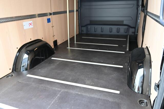 Mercedes-Benz SPRINTER 315 CDI L2H2 RWD Laadklep, MBUX navigatie met camera
