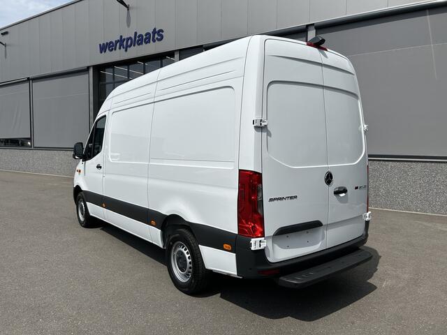 Mercedes-Benz SPRINTER 317 CDI L2 H2 PRO / LED / MBUX / Navigatie / Camera / Parkeersensoren / Cruise control / Airco / 270 Graden achterdeuren