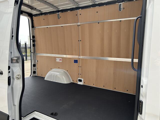 Mercedes-Benz SPRINTER 317 CDI L2 H2 PRO / LED / MBUX / Navigatie / Camera / Parkeersensoren / Cruise control / Airco / 270 Graden achterdeuren