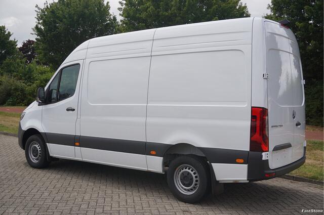 Mercedes-Benz SPRINTER 317CDI Pro L2H2 BPM VRIJ!! 10.25" Mbux Cam, Gev. Stoel, 3.5T Trekgewicht, LED!! NR. A395*
