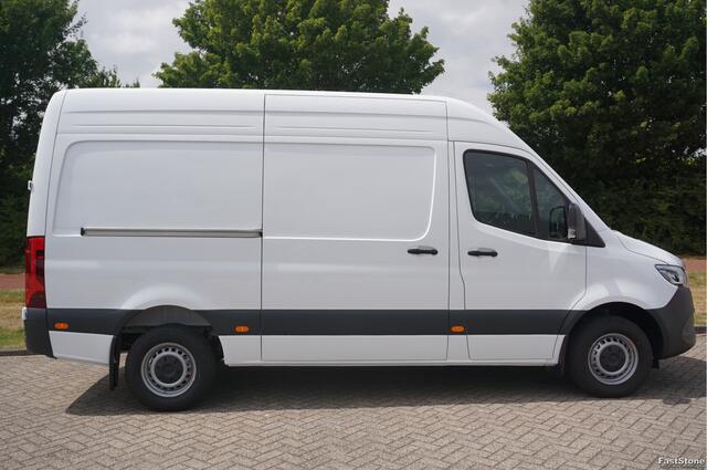 Mercedes-Benz SPRINTER 317CDI Pro L2H2 BPM VRIJ!! 10.25" Mbux Cam, Gev. Stoel, 3.5T Trekgewicht, LED!! NR. A395*