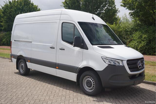 Mercedes-Benz SPRINTER 317CDI Pro L2H2 BPM VRIJ!! 10.25" Mbux Cam, Gev. Stoel, 3.5T Trekgewicht, LED!! NR. A395*