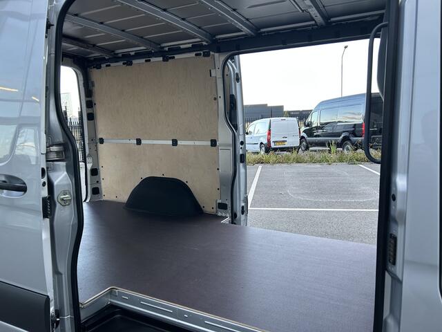 Mercedes-Benz SPRINTER 316 CDI L2 H1 Automaat / L+R Schuifdeur / Trekhaak / MBUX / Camera / Carplay navigatie / 270 Graden achterdeuren