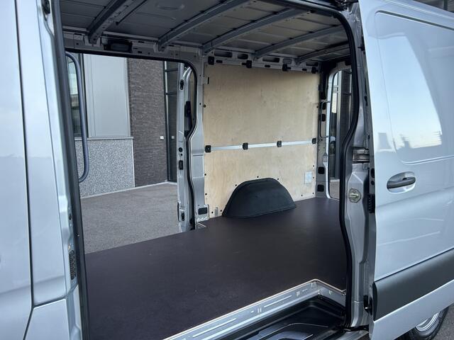 Mercedes-Benz SPRINTER 316 CDI L2 H1 Automaat / L+R Schuifdeur / Trekhaak / MBUX / Camera / Carplay navigatie / 270 Graden achterdeuren
