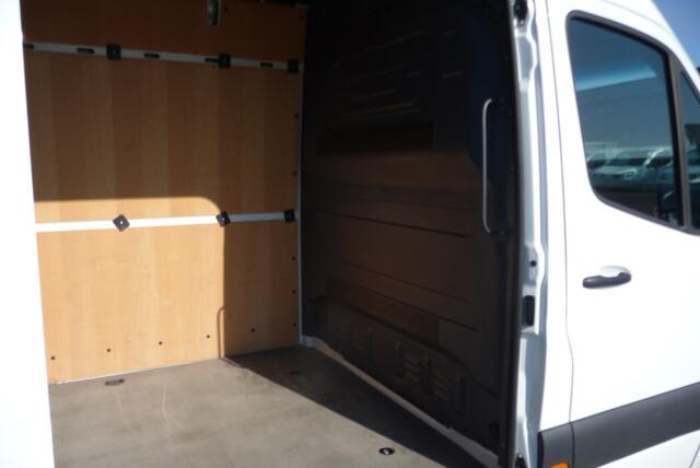 Mercedes-Benz SPRINTER 215 1.9 CDI L2H2 FWD Autm. trekhaak, navi App conn