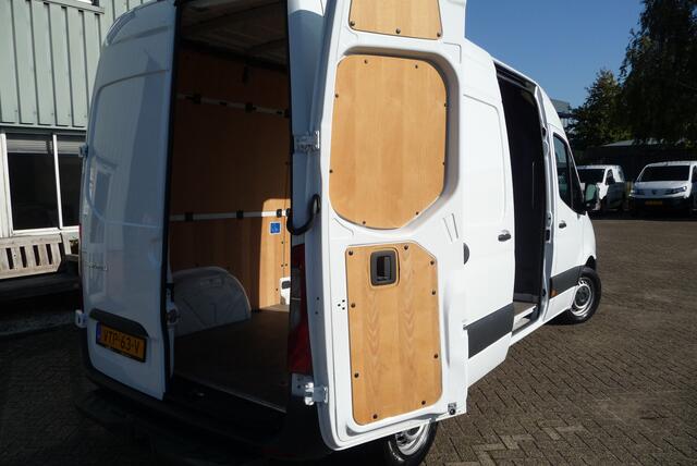 Mercedes-Benz SPRINTER 215 1.9 CDI L2H2 FWD Autm. trekhaak, navi App conn