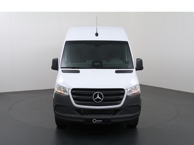 Mercedes-Benz SPRINTER 315 | Aut. | L2 H2 | RWD | PRO | 3500 KG. AHW | Airco | Cruise Control | 3500 KG. AHW | Carplay / Android Auto | Dodehoekassistent | Lane-Assist | Multifunctioneel Stuurwiel | 3-zits |