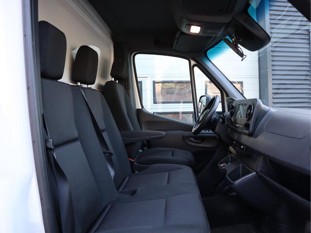 Mercedes-Benz SPRINTER 515 CDI Automaat Euro 6 Bakwagen Laadklep - MBUX - Camera