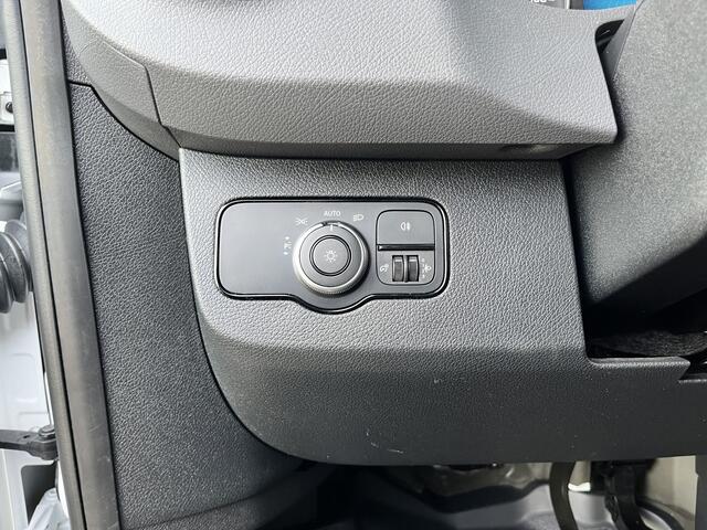 Mercedes-Benz SPRINTER 516 2.2 CDI L2H2 Dubbele lucht Trekhaak 3500kg trekgewicht Automaat Airco Cruise controle Apple carplay Telefoonverbinding Stuurwielbediening 3-Persoons Bestel 1e Eigenaar Euro 6