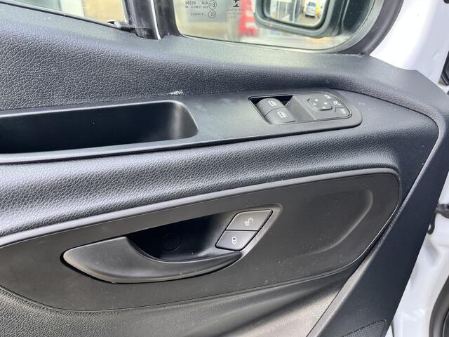 Mercedes-Benz SPRINTER 516 2.2 CDI L2H2 Dubbele lucht Trekhaak 3500kg trekgewicht Automaat Airco Cruise controle Apple carplay Telefoonverbinding Stuurwielbediening 3-Persoons Bestel 1e Eigenaar Euro 6