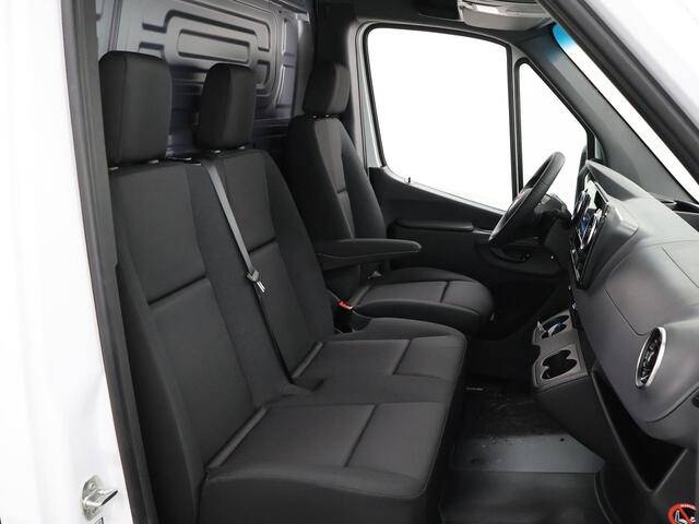 Mercedes-Benz SPRINTER 315 L2 H2 | AUT. | RWD | PRO | 3500kg TREKKEN | AUTOMAAT | 3-ZITS | CRUISE CONTROL | PARKEERCAMERA | MBUX | LANE ASSIST | DODEHOEKASSIST |