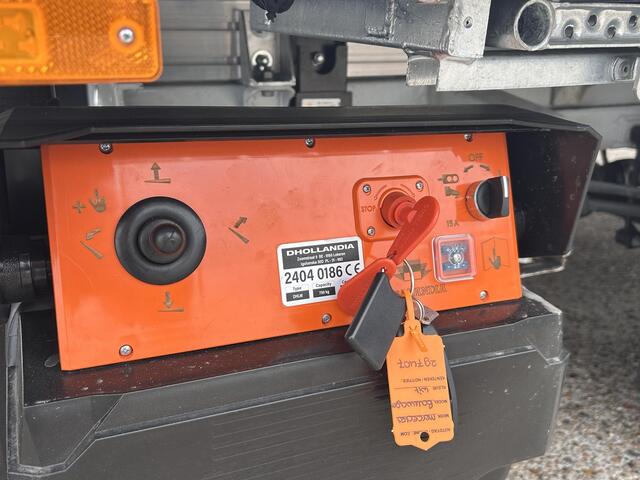 Mercedes-Benz SPRINTER 317 CC 432 Bakwagen + Laadlift