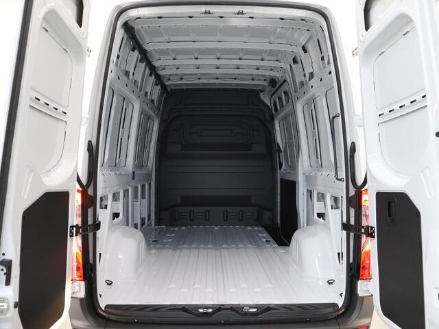 Mercedes-Benz SPRINTER 317 L2H2 RWD PRO Automaat | BPM VRIJ | 3500 kg TREKKEN | 3-zits | Climate Control | Achteruitrijcamera | Airco | Cruise Control | Apple Carplay |