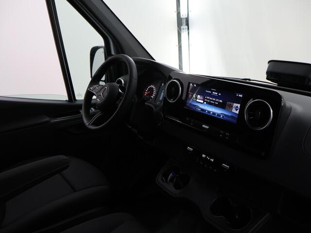 Mercedes-Benz SPRINTER 317 L2H2 RWD PRO Automaat | BPM VRIJ | 3500 kg TREKKEN | 3-zits | Climate Control | Achteruitrijcamera | Airco | Cruise Control | Apple Carplay |