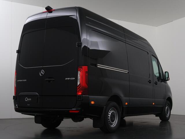 Mercedes-Benz SPRINTER 319 CDI L2 H2 Select | Geveerde Stoel | Navigatiesysteem | Distronic | Stoelverwarming | 3500 KG AHW | Led verlichting |
