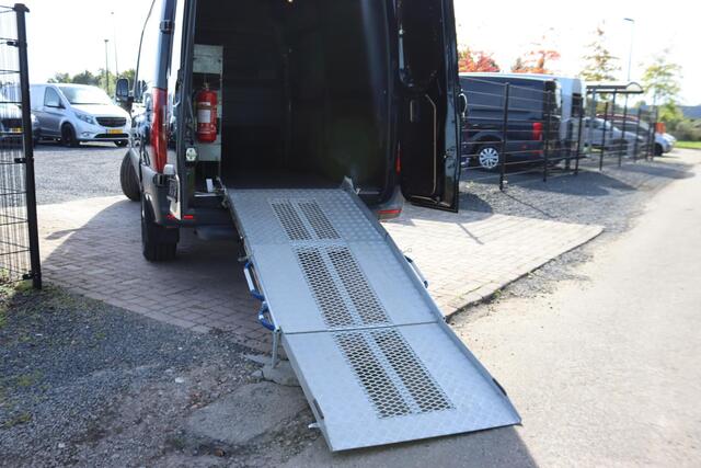 Mercedes-Benz SPRINTER 316 CDI, Automaat, L2H2, Full LED, Grote MBUX, Camera, Trekhaak, Stoelverwarming, Cruise Control