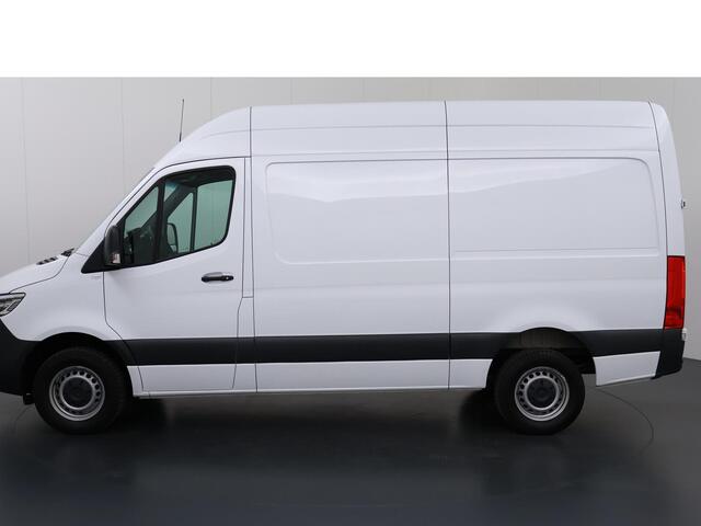 Mercedes-Benz SPRINTER 319 CDI 190 PK | L2 H2 | RWD | AUT. | MBUX 10.25" | AIRCO | CRUISE CONTROL | NAVIGATIE | STOELVERWARMING | CAMERA | LED VERLICHTING