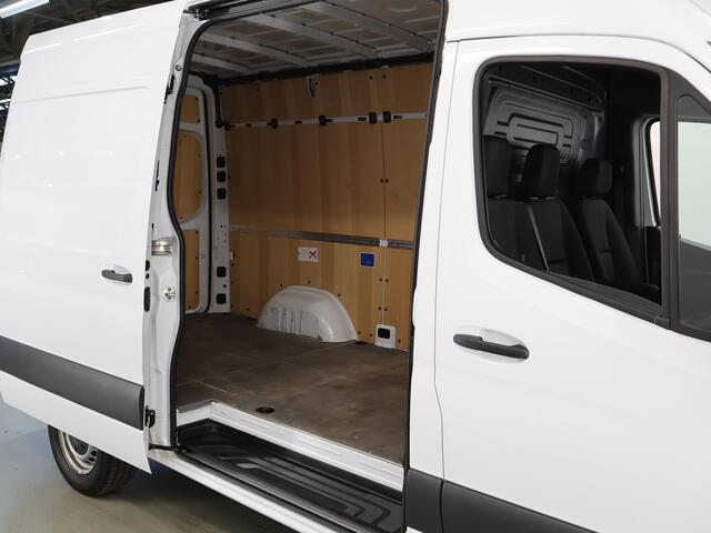 Mercedes-Benz SPRINTER 319 CDI 190 PK | L2 H2 | RWD | AUT. | MBUX 10.25" | AIRCO | CRUISE CONTROL | NAVIGATIE | STOELVERWARMING | CAMERA | LED VERLICHTING