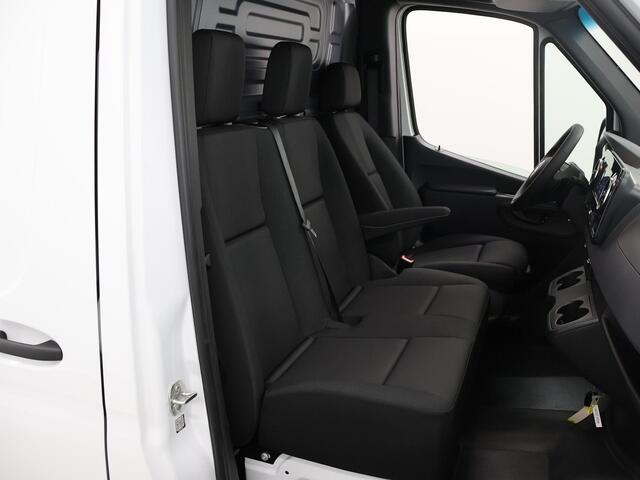 Mercedes-Benz SPRINTER 315 L2 H2 RWD PRO | 3500 kg Trekgewicht | Smartphone integratie pakket | Climate Control | Achteruitrijcamera | Airco | Cruise Control | Apple Carplay |