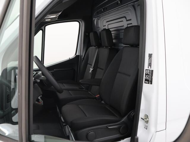 Mercedes-Benz SPRINTER 317 CDI | Aut. | L2 H2 | RWD | PRO | 3500KG. AHW | Airco | Cruise Control | Parkeercamera | Lane Assist | Dodehoekassistent | Comfort Bestuurdersstoel |