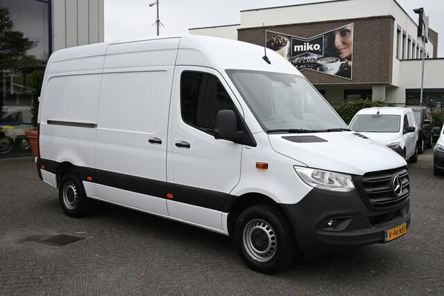 Mercedes-Benz SPRINTER 317 CDI L2H2 MBUX navigatie met 360 graden camera, Stoelverwarming, Etc.