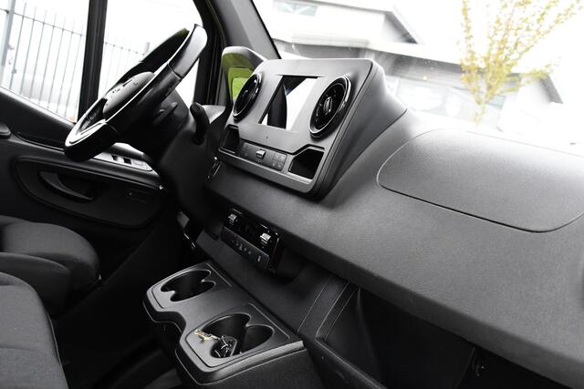 Mercedes-Benz SPRINTER 317 1.9 CDI L2H2 RWD Black Edition Camera, Cruise, Carplay, Standkachel, LED, Automaat, Stoelverwarming, Trekhaak, Uniek!