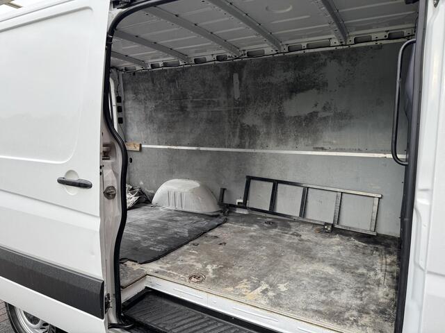 Mercedes-Benz SPRINTER 213 2.2 CDI 366 | 3 Persoons | Trekhaak | Cruise Control | Stoelverwarming | Bluetooth | Multifunctioneel Stuurwiel | LED Flitsers | Camera |