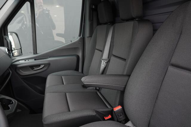 Mercedes-Benz SPRINTER L2H2 315Cdi 150Pk 9G-Tronic | RWD | Stoel-Bank | 3.500Kg trekgewicht | Achteruitrijcamera | Trekhaak | 17''