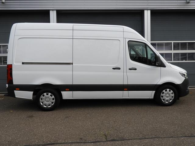 Mercedes-Benz SPRINTER 317 1.9 CDI L2H2 RWD AUT | LED | 10.25" MBUX | 3.5t. TREKHAAK