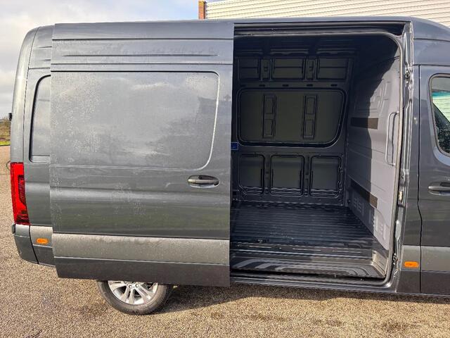 Mercedes-Benz SPRINTER 319CDI L2H2 Automaat Airco Cruisecontrol Applecarplay 3500KG Trekhaak NIEUW BPM VRIJ