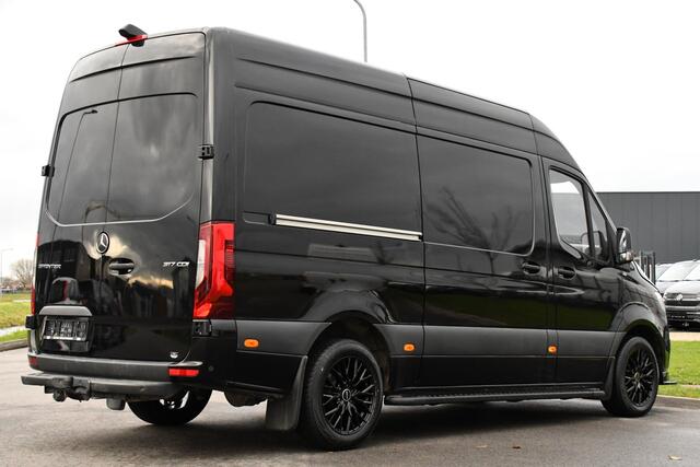 Mercedes-Benz SPRINTER 317 1.9 CDI L2H2 RWD AMG Black Edition 360 Camera, Cruise, Carplay, Stoelverwarming, LED, Standkachel, Automaat, Uniek!