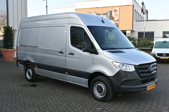 Mercedes-Benz SPRINTER 317 CDI L2H2 RWD MBUX met camera, Led in laadruimte, Opstap