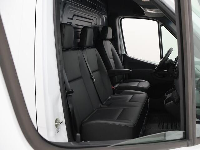 Mercedes-Benz SPRINTER 317 CDI | L2 H2 | Pro | Aut. | 3500 KG AHW | Apple Carplay / Android Auto | Parkeercamera | Airco | Stoelverwarming | Keyless Go | Certified
