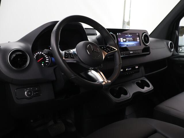 Mercedes-Benz SPRINTER 319 CDI | Aut. | L2 H1 | Select | Distronic | 3500 KG Trekhaak | 17" Lichtmetalen Wielen | Navigatie | Parkeercamera | LED Koplampen | Certified