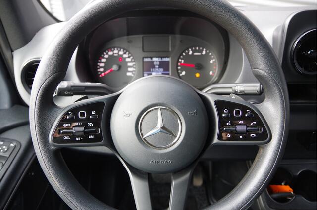 Mercedes-Benz SPRINTER 316 2.2 CDI L2H2 AUT. LED, TREKHAAK, STANDKACHEL, STOELVERWARMING, CAMERA, CRUISE, GEVEERDE STOEL