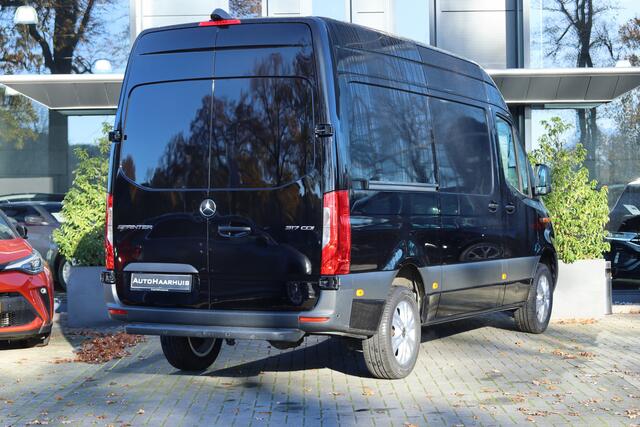 Mercedes-Benz SPRINTER 317 1.9 CDI L2H2 RWD | Camera | Zwart | Mistlampen | LM velgen | Stoel geveerd/verw. | CarPlay