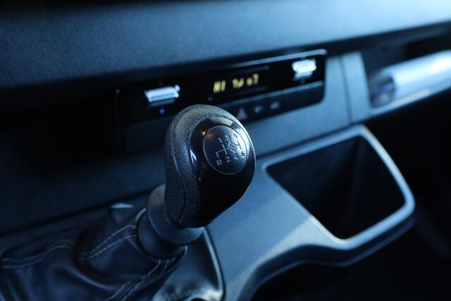 Mercedes-Benz SPRINTER 317 1.9 CDI L2H2 RWD | Camera | Zwart | Mistlampen | LM velgen | Stoel geveerd/verw. | CarPlay