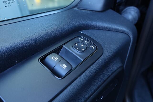 Mercedes-Benz SPRINTER 317 1.9 CDI L2H2 RWD | Camera | Zwart | Mistlampen | LM velgen | Stoel geveerd/verw. | CarPlay