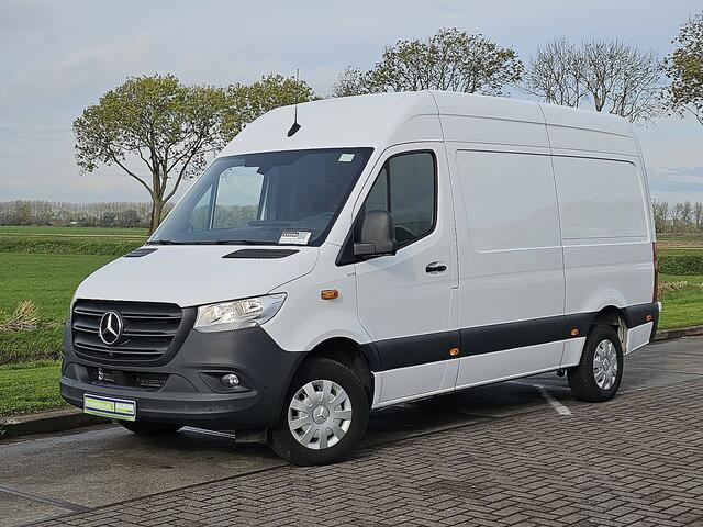 Mercedes-Benz SPRINTER 317 1.9 CDI L2H2 Mbux Navi 3-Zits Achterwielaandrijving 360Camera Pdc Voor + Achter Euro6 170Pk!