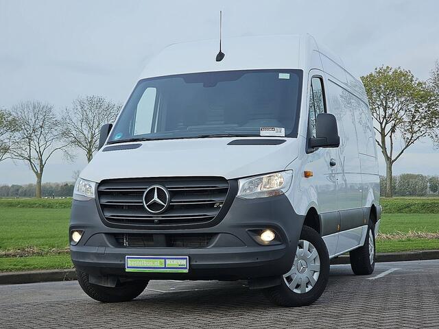 Mercedes-Benz SPRINTER 317 1.9 CDI L2H2 Mbux Navi 3-Zits Achterwielaandrijving 360Camera Pdc Voor + Achter Euro6 170Pk!