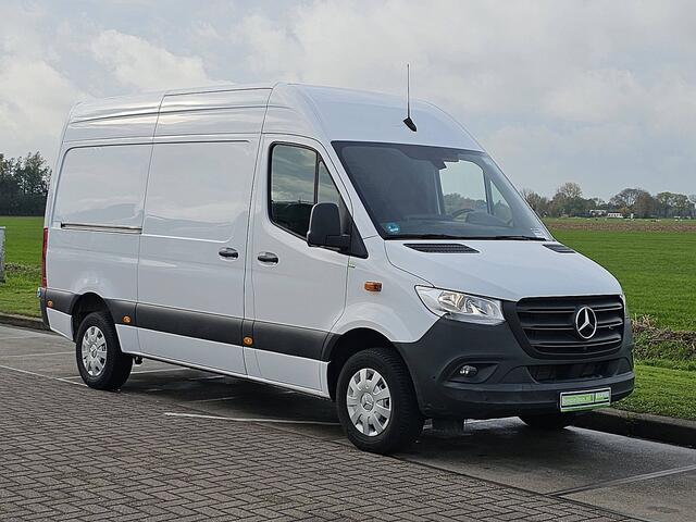 Mercedes-Benz SPRINTER 317 1.9 CDI L2H2 Mbux Navi 3-Zits Achterwielaandrijving 360Camera Pdc Voor + Achter Euro6 170Pk!