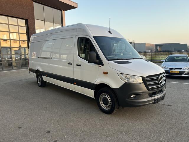 Mercedes-Benz SPRINTER 317 CDI L3 H2 MBUX / 360 Camera / Geveerde stoel / Navigatie / Cruise control / Airco / 270 Graden achterdeuren