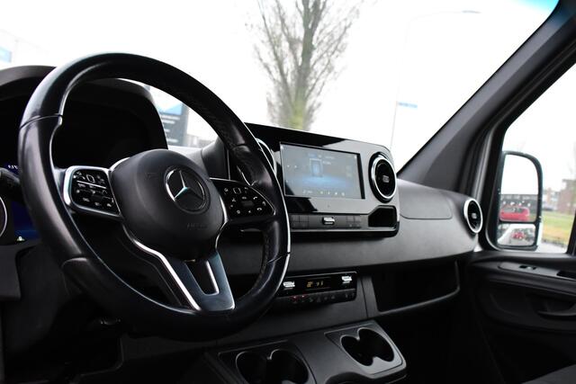 Mercedes-Benz SPRINTER 319 V6 3.0 CDI L2H2 AMG Edition Adaptieve Cruise, 360 Camera, Carplay, 10,5'' Mbux, LED, Automaat, Standkachel, Stoelverwarming, Trekhaak, Uniek!