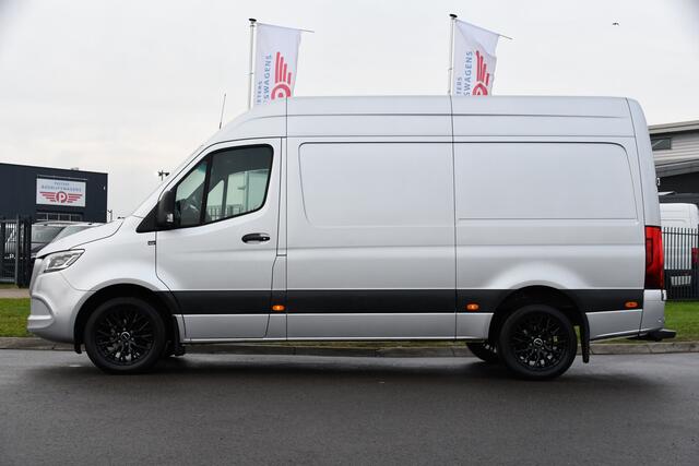 Mercedes-Benz SPRINTER 319 V6 3.0 CDI L2H2 AMG Edition Adaptieve Cruise, 360 Camera, Carplay, 10,5'' Mbux, LED, Automaat, Standkachel, Stoelverwarming, Trekhaak, Uniek!