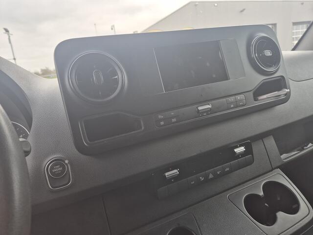 Mercedes-Benz SPRINTER 319 3.0 CDI L2H2 3500 trekhaak voorschade EURO VI-D mercedes dealer onderhouden automaat