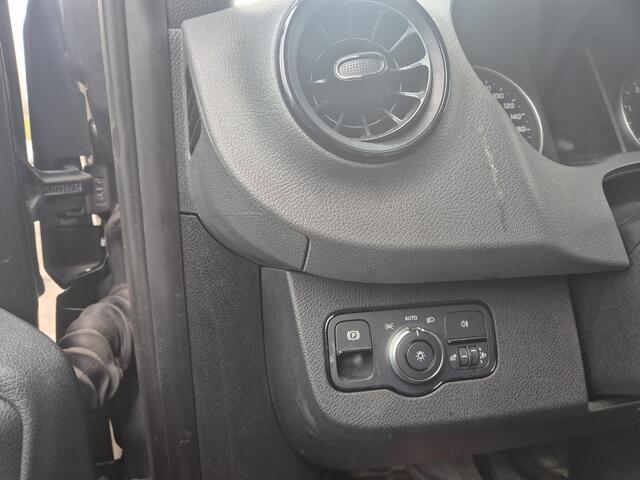 Mercedes-Benz SPRINTER 319 3.0 CDI L2H2 3500 trekhaak voorschade EURO VI-D mercedes dealer onderhouden automaat