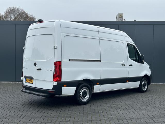 Mercedes-Benz SPRINTER 317 CDI 170 PK / L2H2 / AUTOMAAT / 270 A DEUREN / AIRCO / CRUISE / APPLE CARPLAY / 3-ZITS / CAMERA