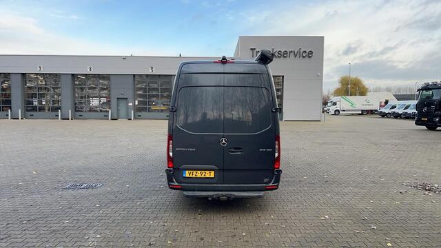 Mercedes-Benz SPRINTER 319 V6 L4H3 DC MOTORCROSS / KARTING